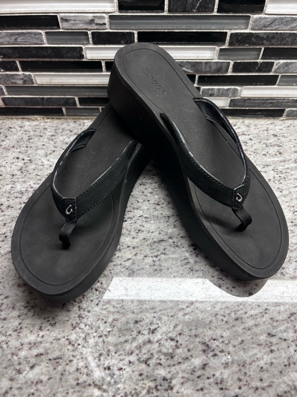 Olukai pi’o Lua Black Platform Flip Flop Wedge Sandals size 10